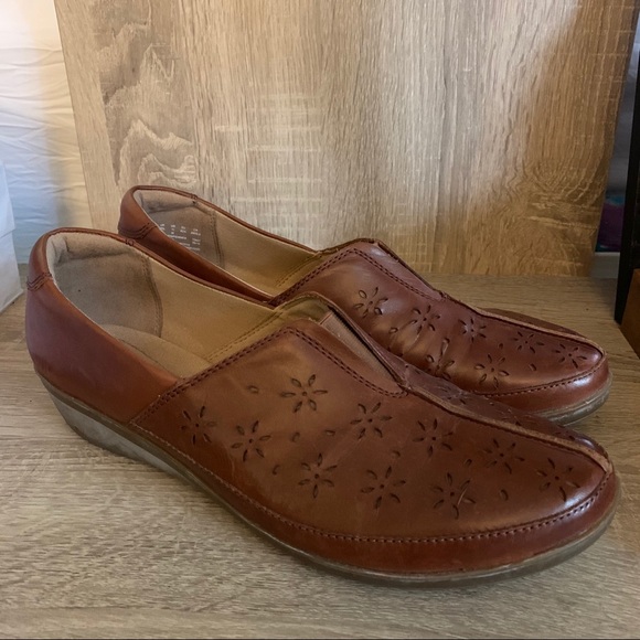 Clarks cushion leather loafer super comfy size 11 - Picture 2 of 10